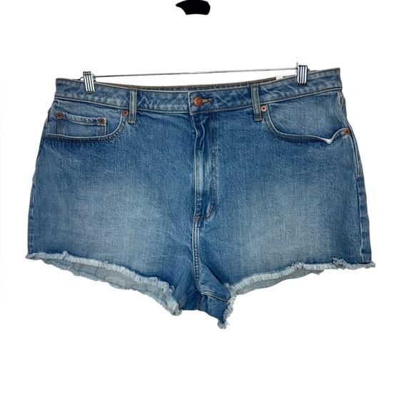 PINK Denim High-Rise Cut Off Jean Shorts - Picture 2 of 12